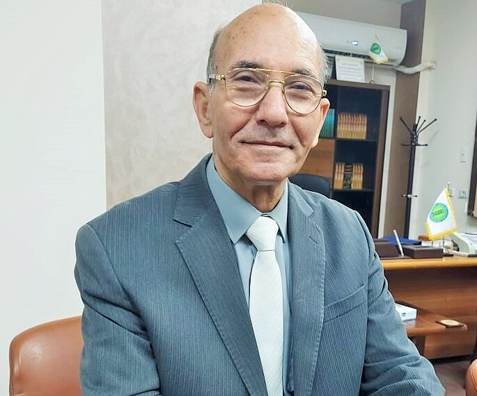  السيرة الذاتية للإستاذ الدكتور علي سليمان رئيس اللجنة التنسيقية للصحة والصحة النباتية