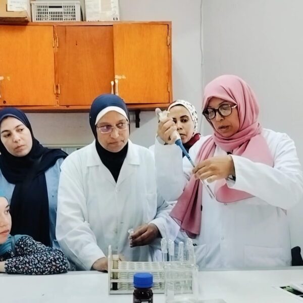 هل تنجح وزارة الزراعة في إنتاج مبيدات حيوية؟