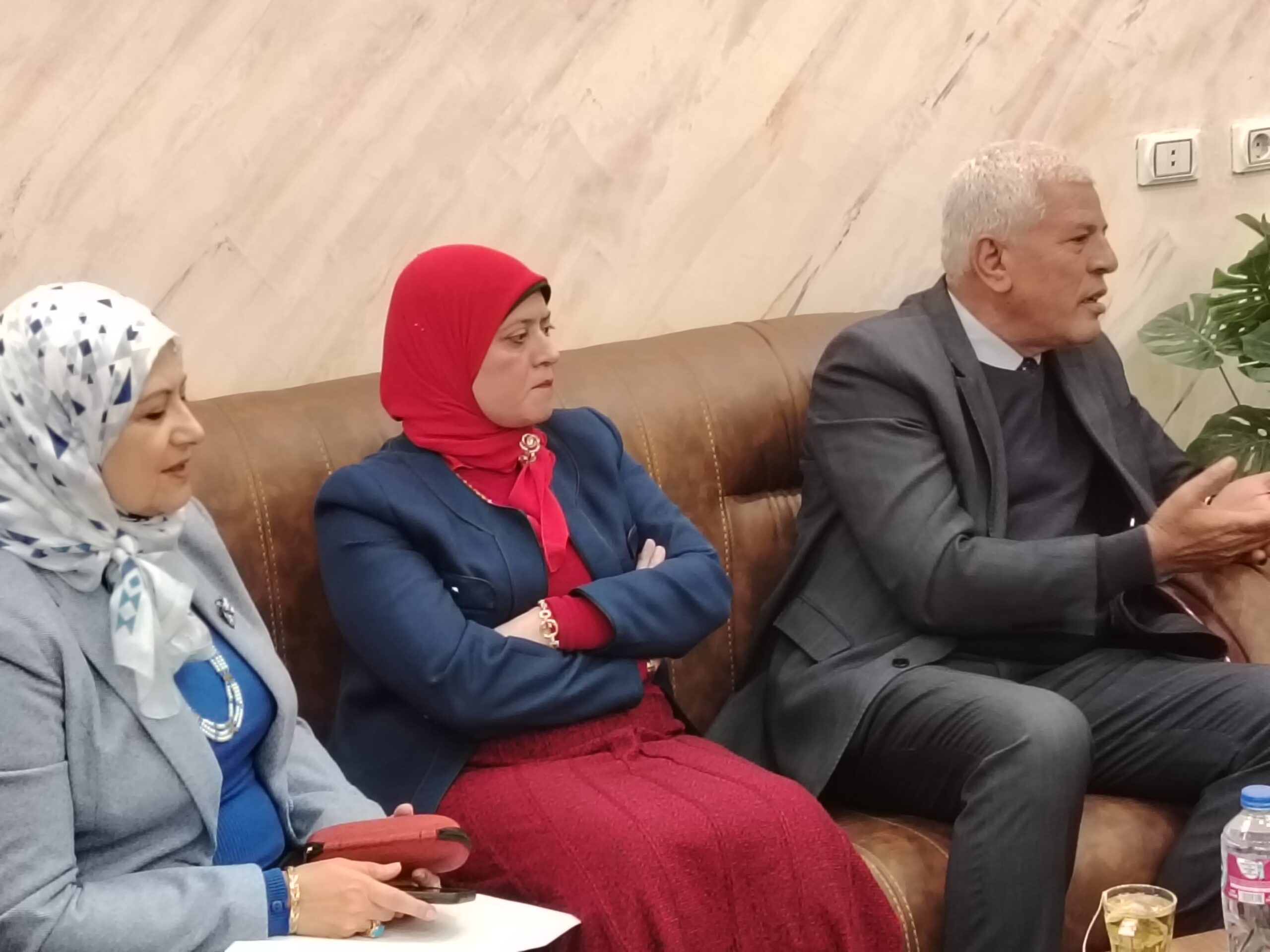 نقابة الزراعيين تكرم الدكتور محمد عبدالمجيد رئيس لجنة المبيدات